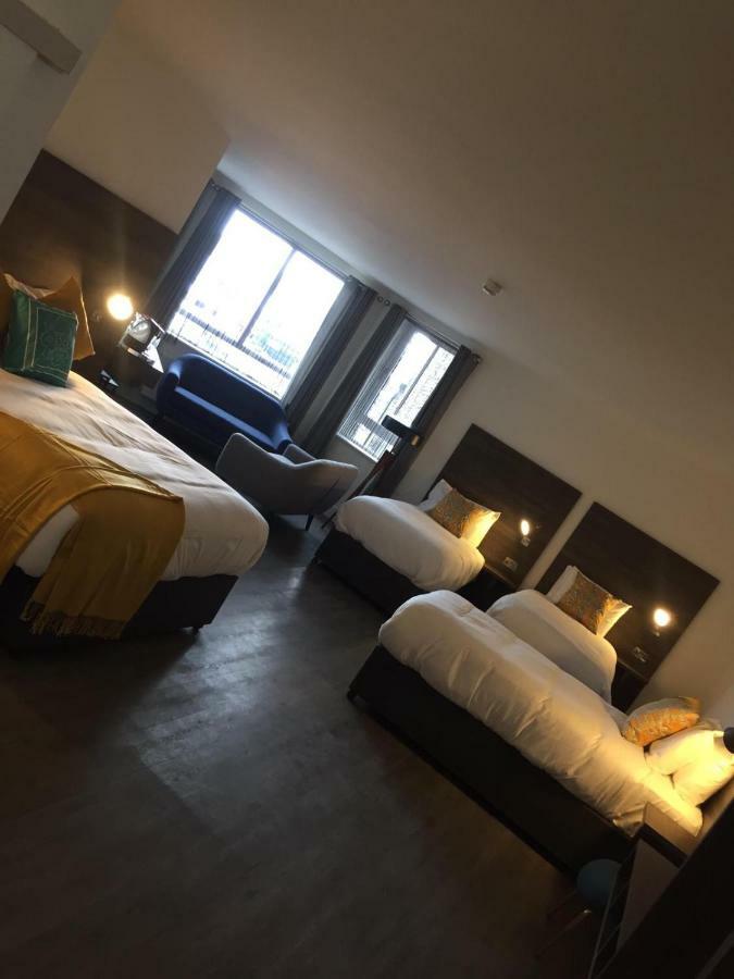 Base Dingle Hotell Eksteriør bilde