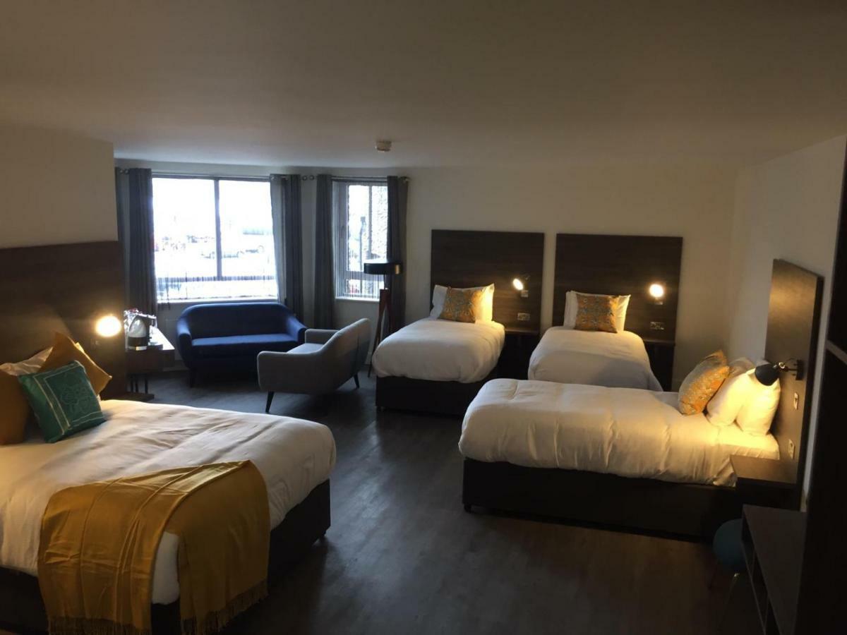 Base Dingle Hotell Eksteriør bilde